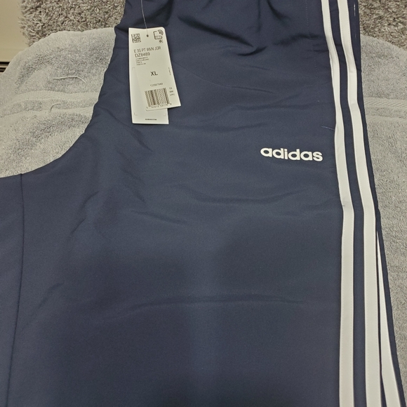 ADIDAS Active Wear - Picture 2 of 4